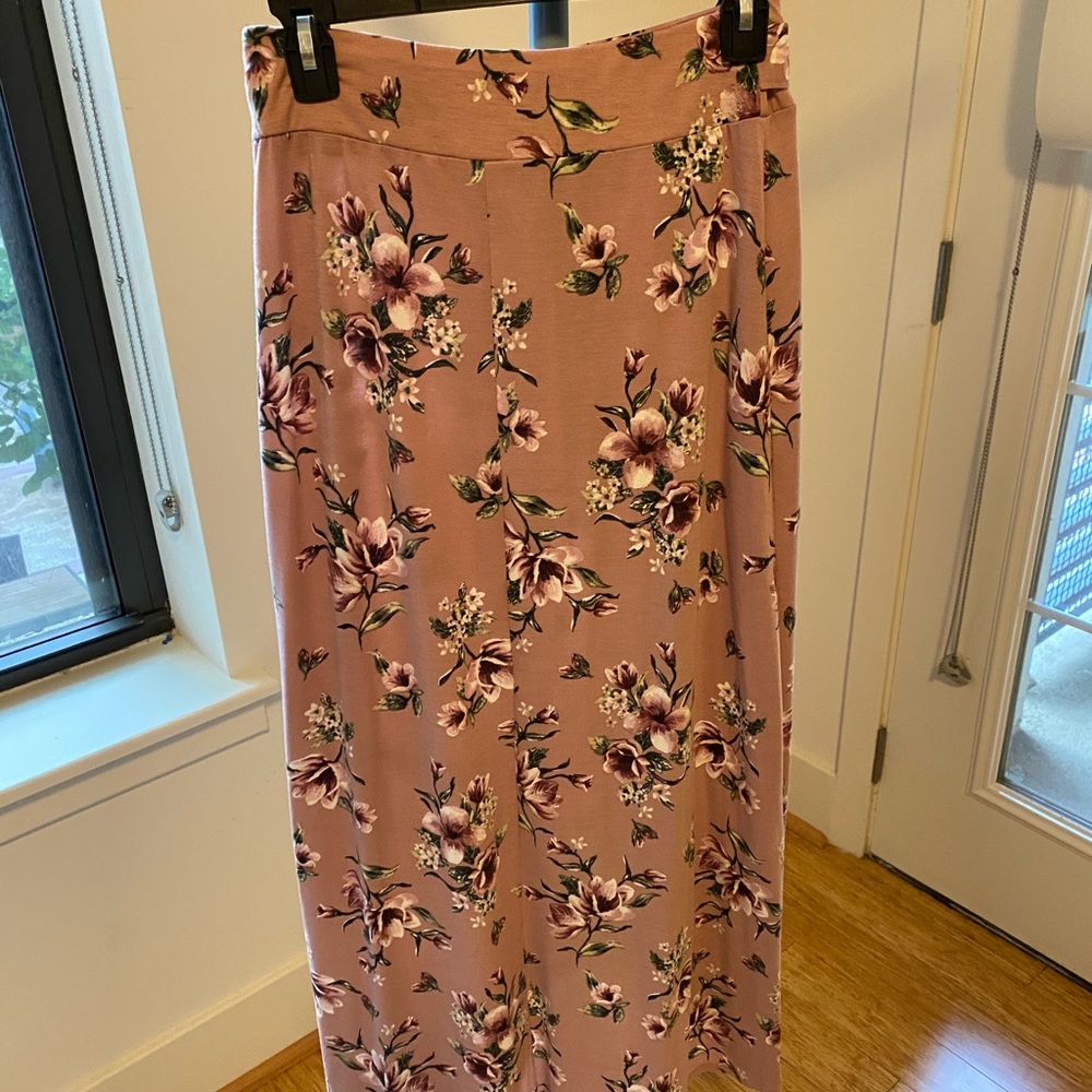 High-Low Maxi Skirt - Picture 3 of 4